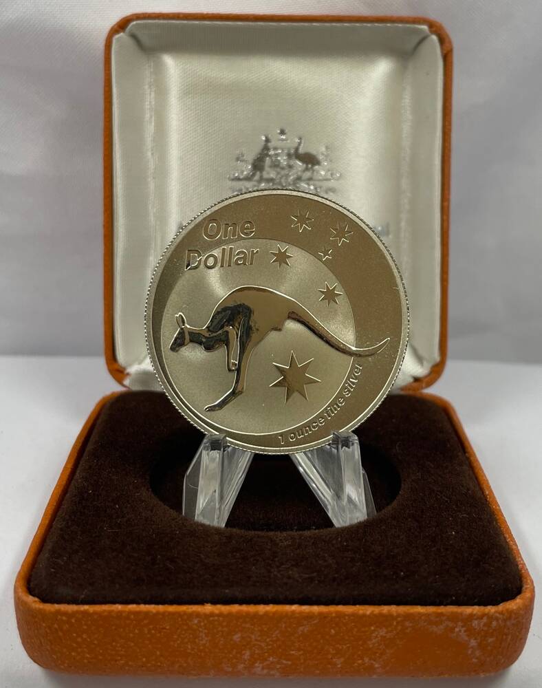 2005 One Dollar Silver Kangaroo Unc Coin In Box Spirit of Australia product image