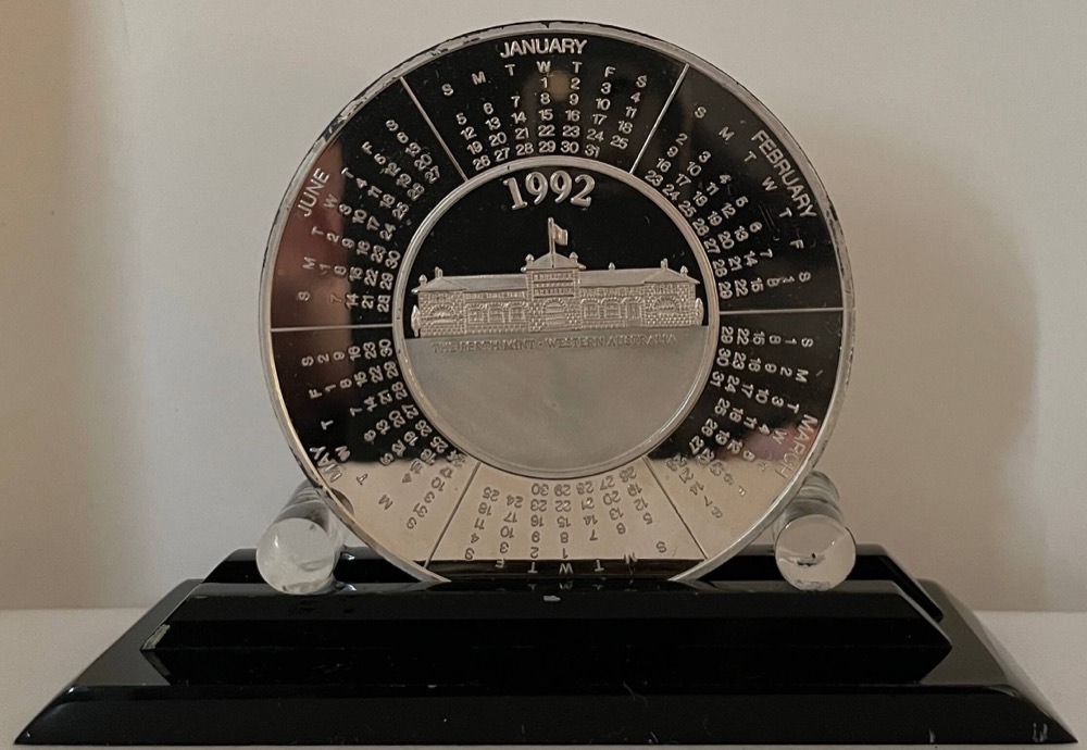 1992 Perth Mint 5ozt Silver Calendar Medallion product image